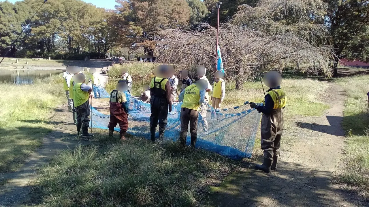 かわづくりの会　外来種駆除