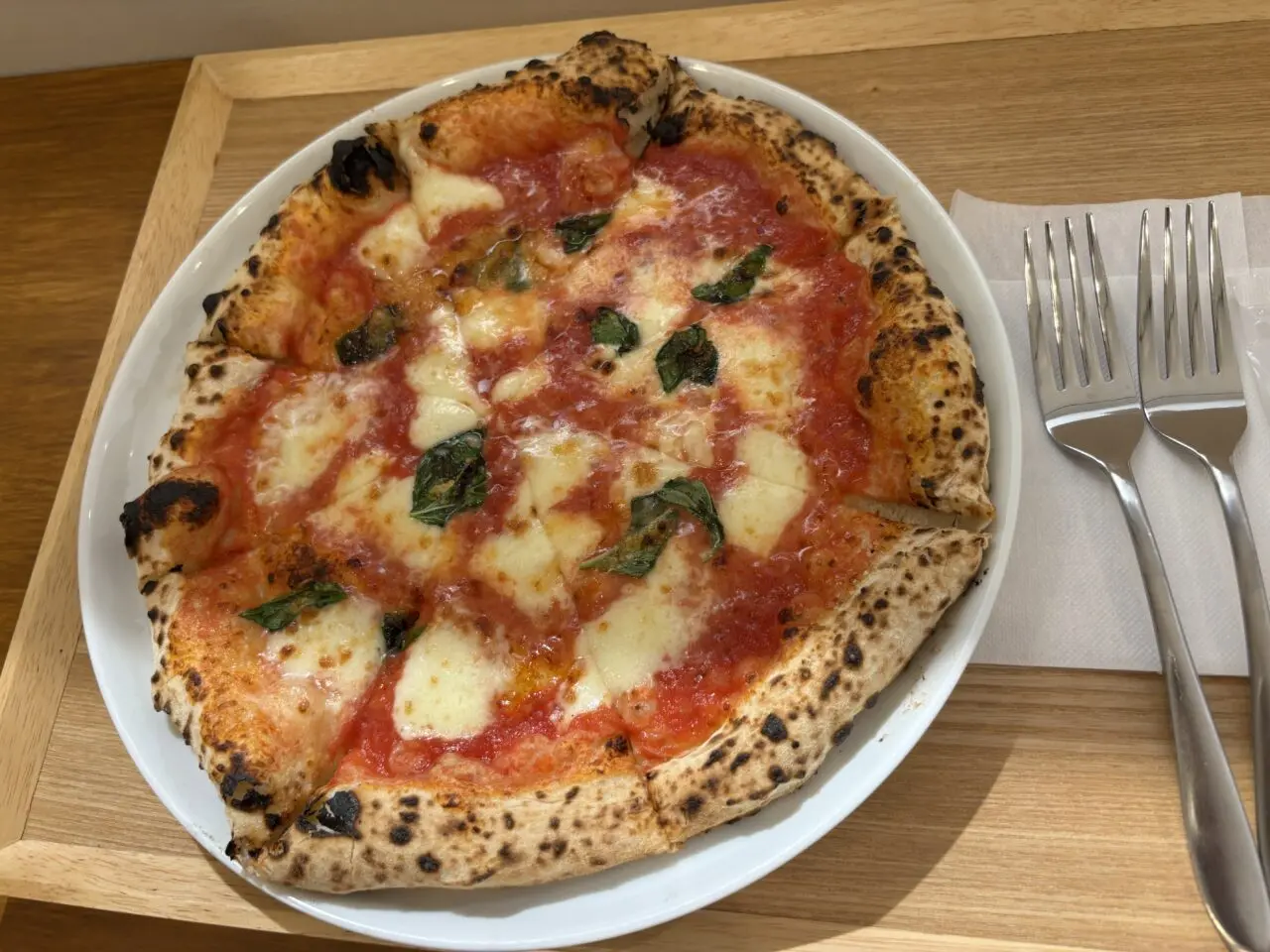 ワナビー ピザ実食