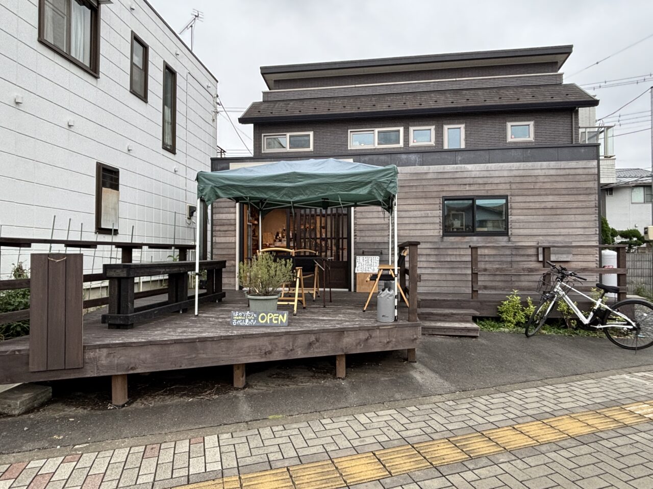 202510灯りと森　オープン