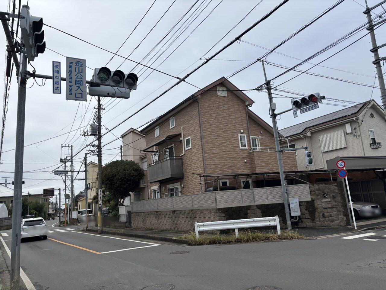 やました　オープン